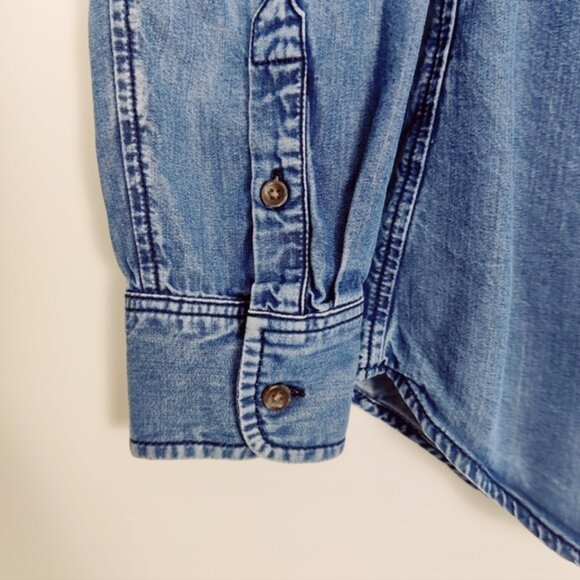 Banana Republic Women's Dillon Shirt in Blue Size Medium Button Down Jean Shirt - Picture 2 of 8